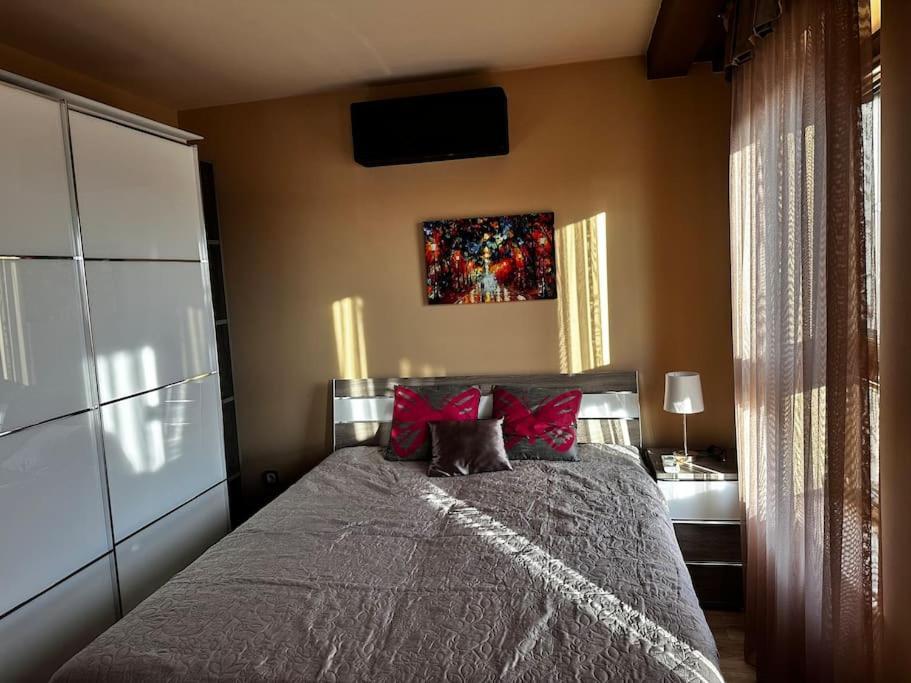 Apartman M18 - Csak Egy Lepes A Toertenelmi Belvaros - Free Parking *