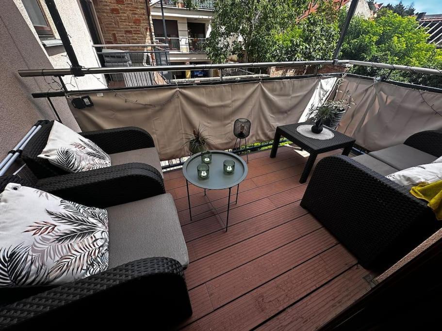 M18 - Csak Egy Lepes A Toertenelmi Belvaros - Free Parking Apartman