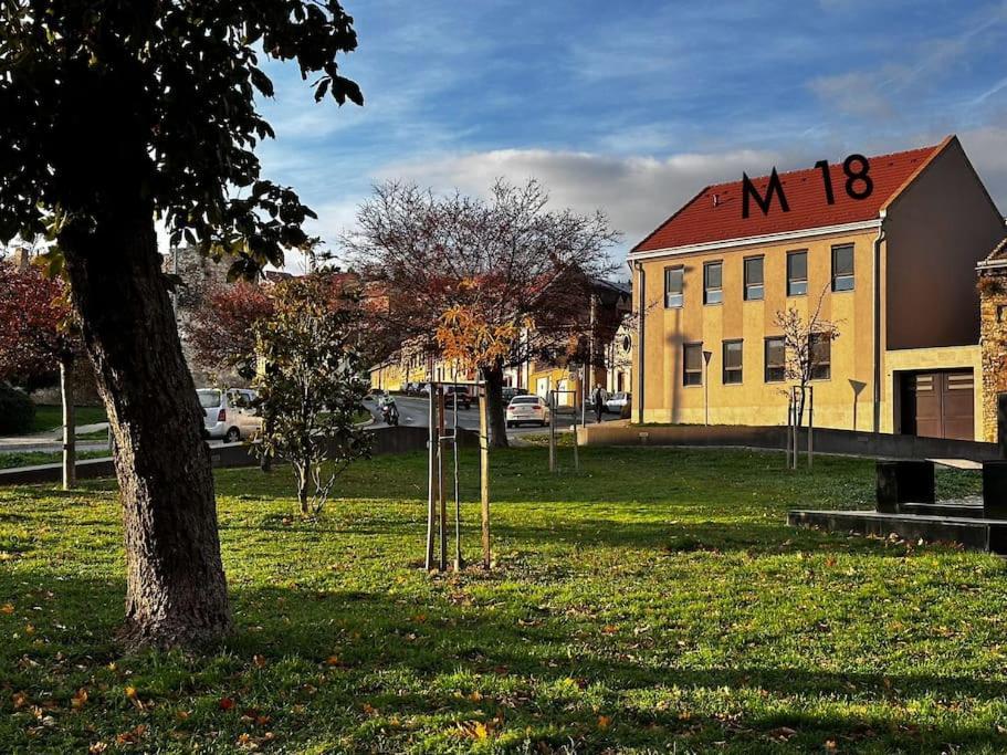 M18 - Csak Egy Lepes A Toertenelmi Belvaros - Free Parking Apartman Pécs